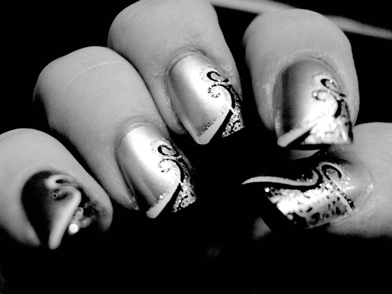 Comment réaliser de faux ongles à la maison?