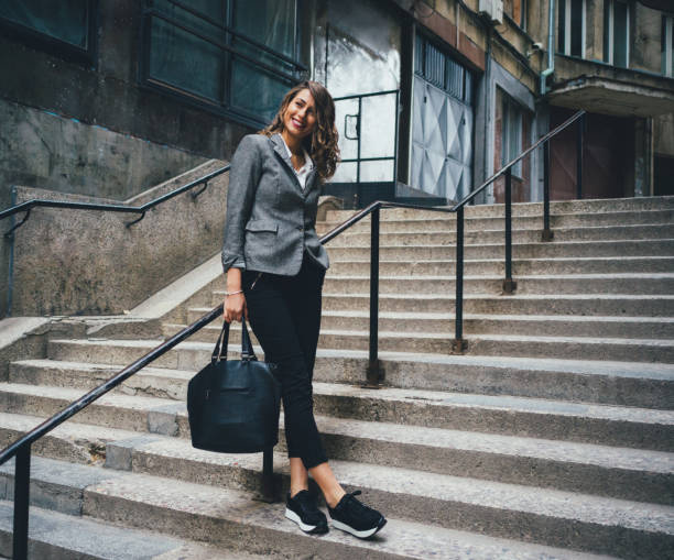 Le renouveau de la mode professionnelle avec les baskets