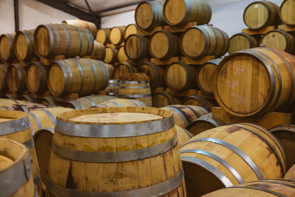 Cybersécurité et investissement dans le vin : défis et opportunités pour les plateformes en ligne