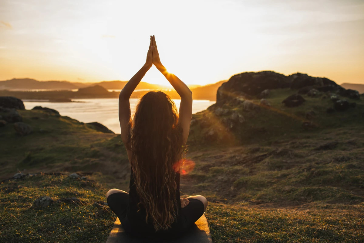 Méditation et bien-être au travail : transformer son quotidien professionnel